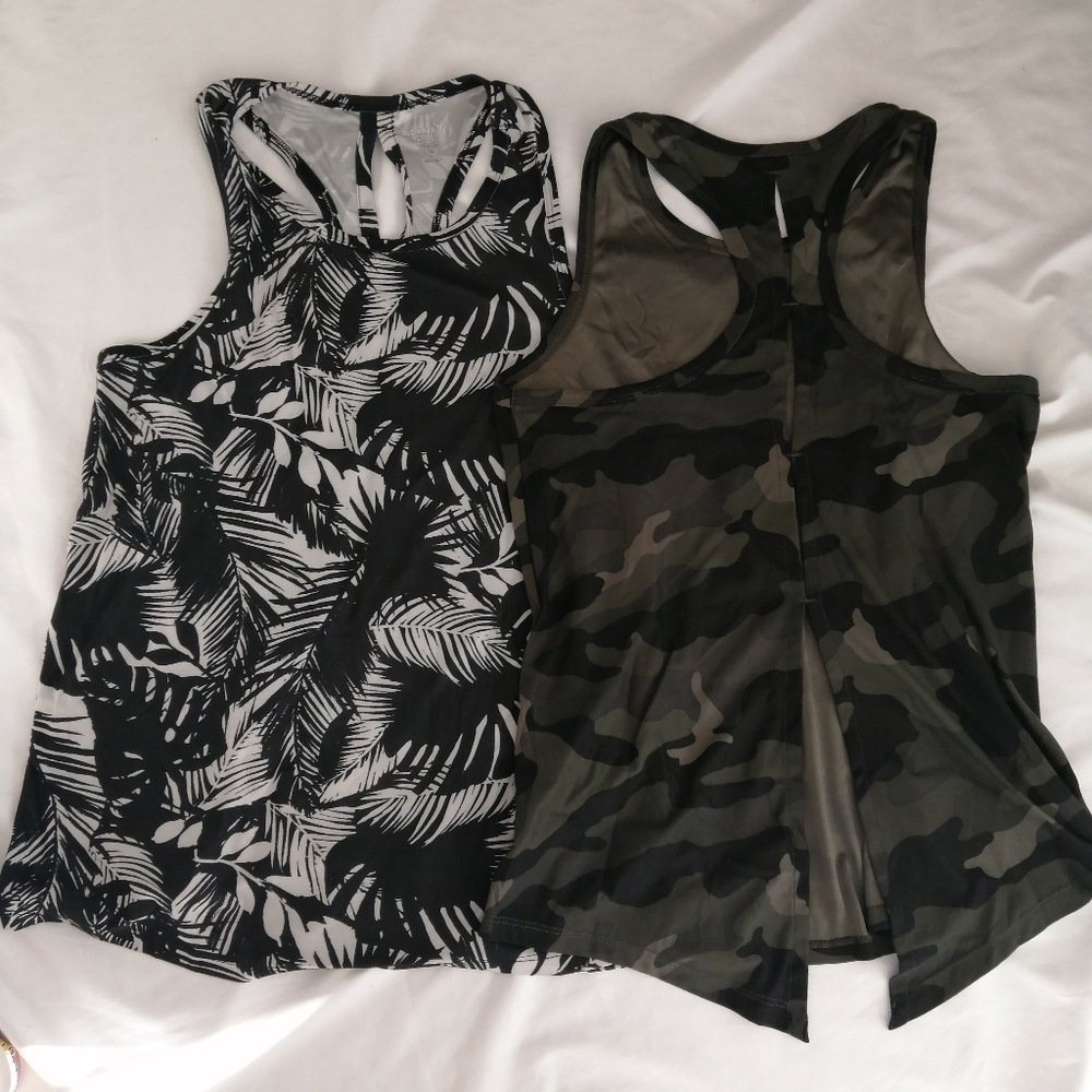 2 Item Bundle Old Navy Active Back Cutout Tank Tops Camo And Floral Small